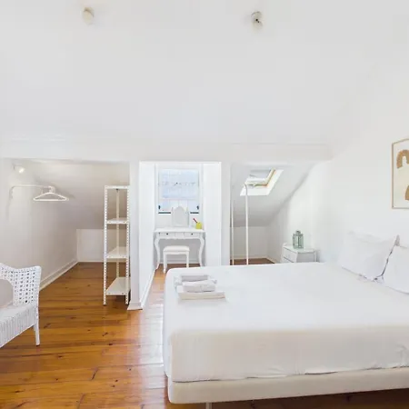 アパート Bright 2br Alfama W/ Ac | By Airnest