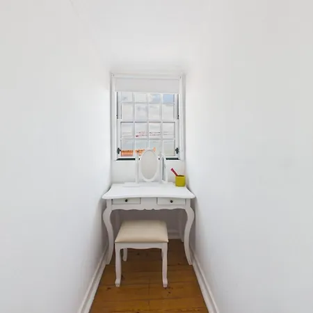 Bright 2br Alfama W/ Ac | By Airnest * リスボン