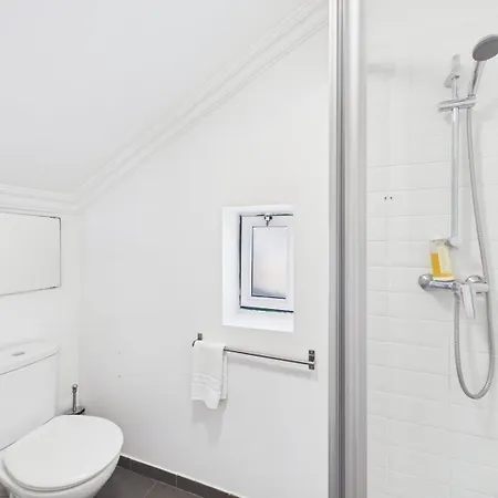 Bright 2br Alfama W/ Ac | By Airnest リスボン