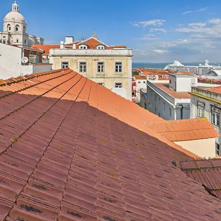 Bright 2br Alfama W/ Ac | By Airnest リスボン