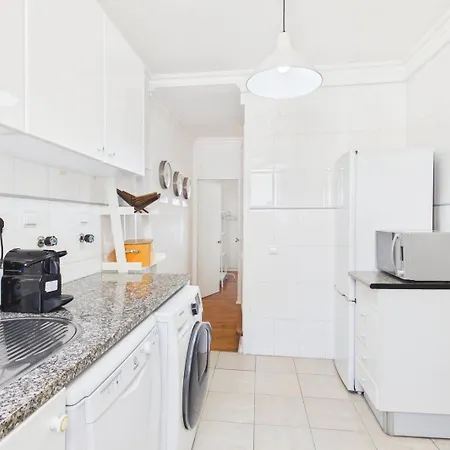Bright 2br Alfama W/ Ac | By Airnest * リスボン