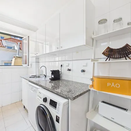 Bright 2br Alfama W/ Ac | By Airnest アパート