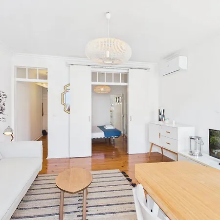 Bright 2br Alfama W/ Ac | By Airnest * リスボン