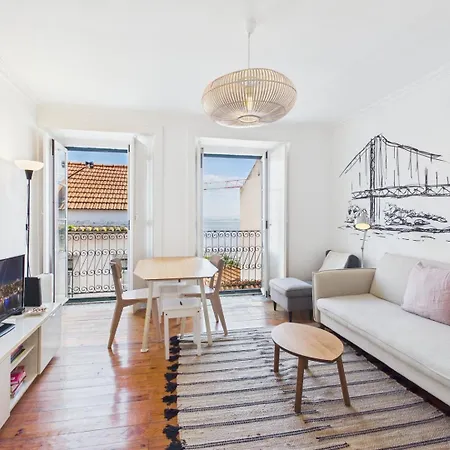 Bright 2br Alfama W/ Ac | By Airnest * リスボン