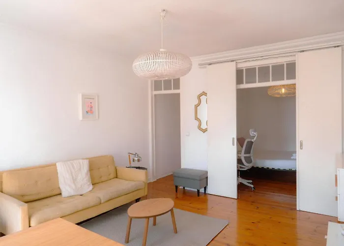 Bright 2br Alfama W/ Ac | By Airnest Διαμέρισμα Lisboa