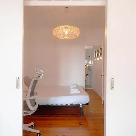 Apartman Bright 2br Alfama W/ Ac | By Airnest