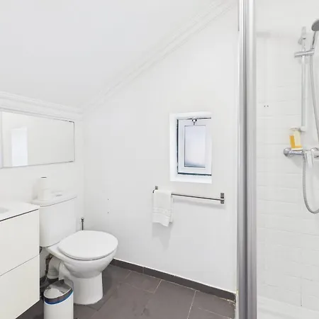 Appartement Bright 2br Alfama W/ Ac | By Airnest *