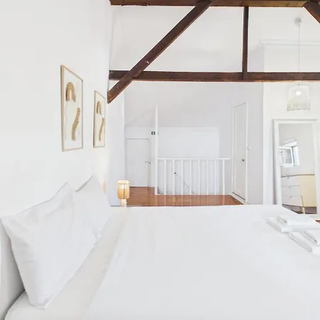 Apartamento Bright 2br Alfama W/ Ac | By Airnest *